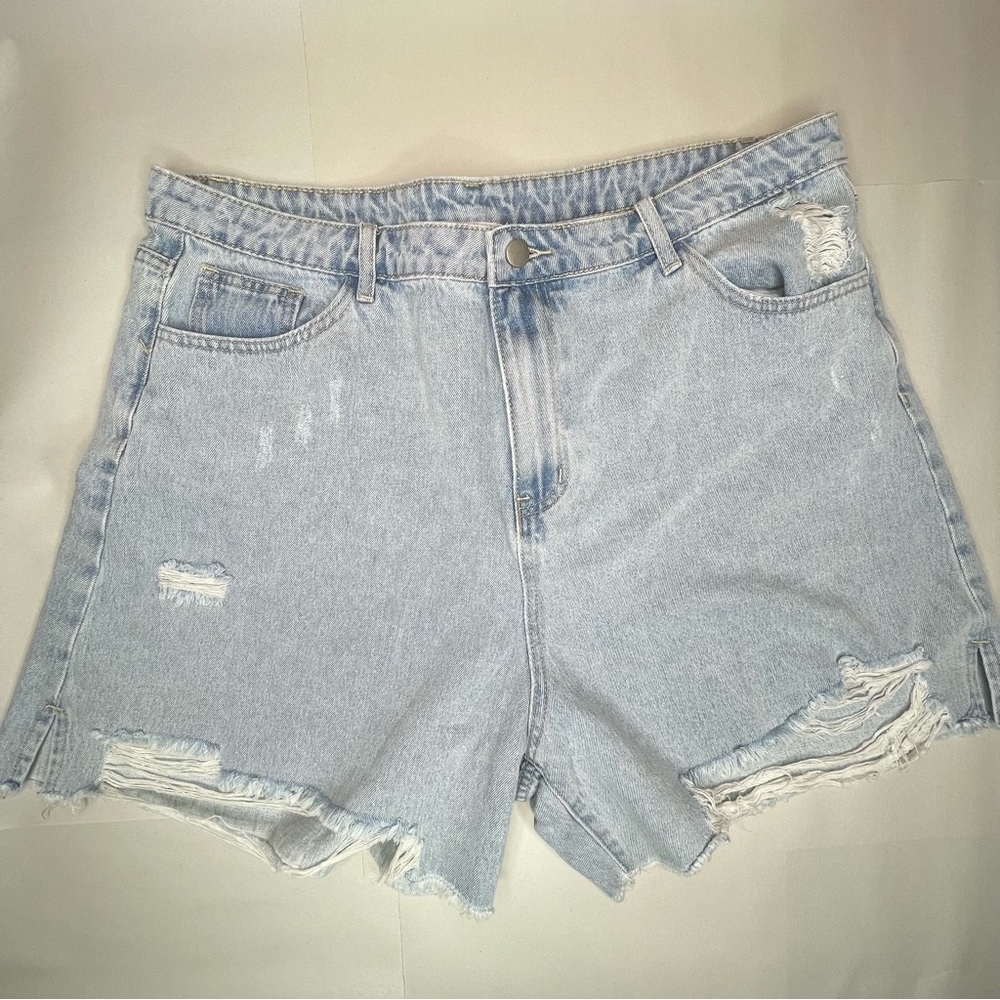 Pink Lily High Waisted Light Wash Distressed Denim Jean Shorts Size 33